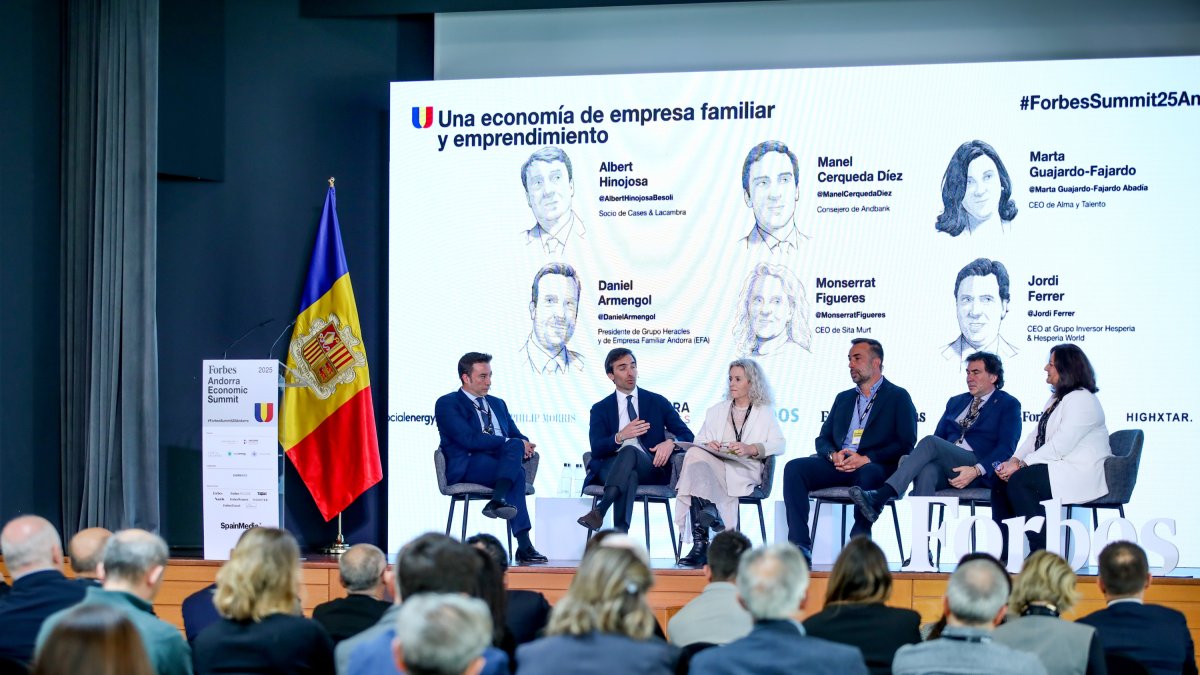 Els ponents de la taula rodona, ahir.