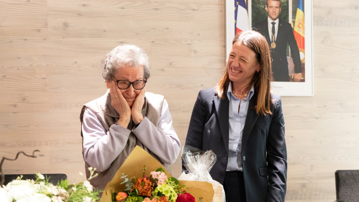 Lourdes Pons amb Maria del Mar Coma durant l'homenatge