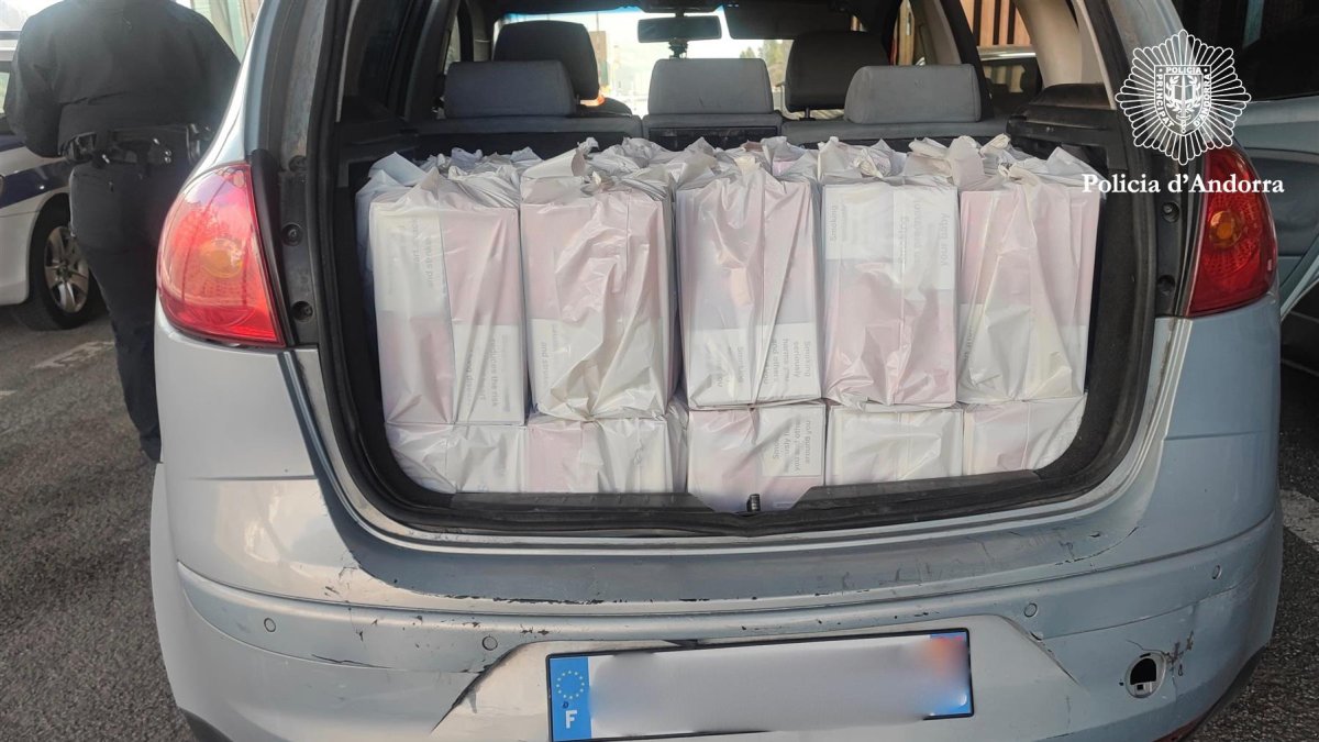 Els 2.700 paquets de tabac de contraban.