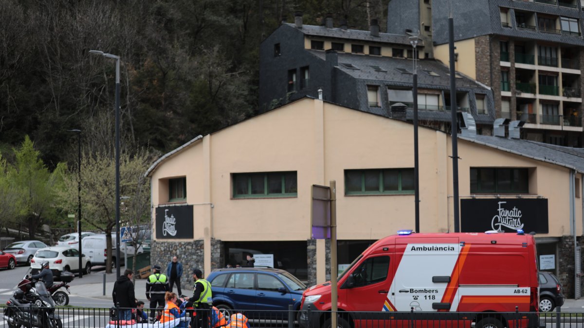 Equips d’emergència en un accident amb ferits l’any passat.