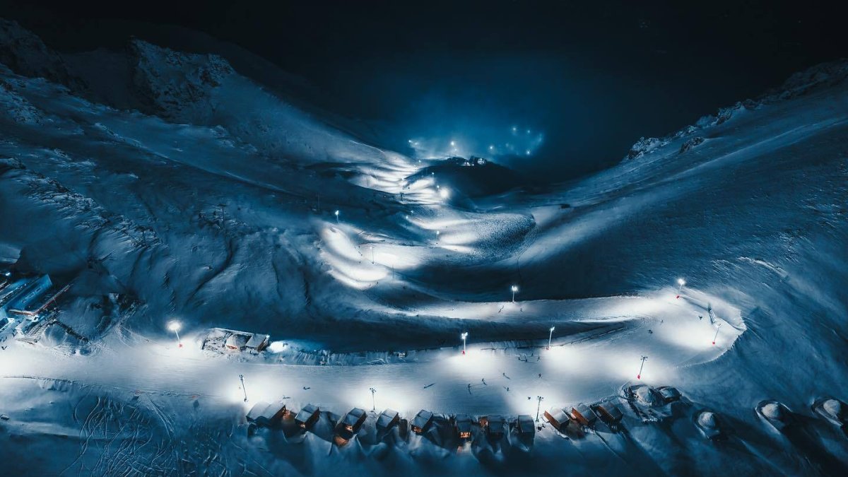 Les pistes d’esquí nocturnes de Shymbulak.