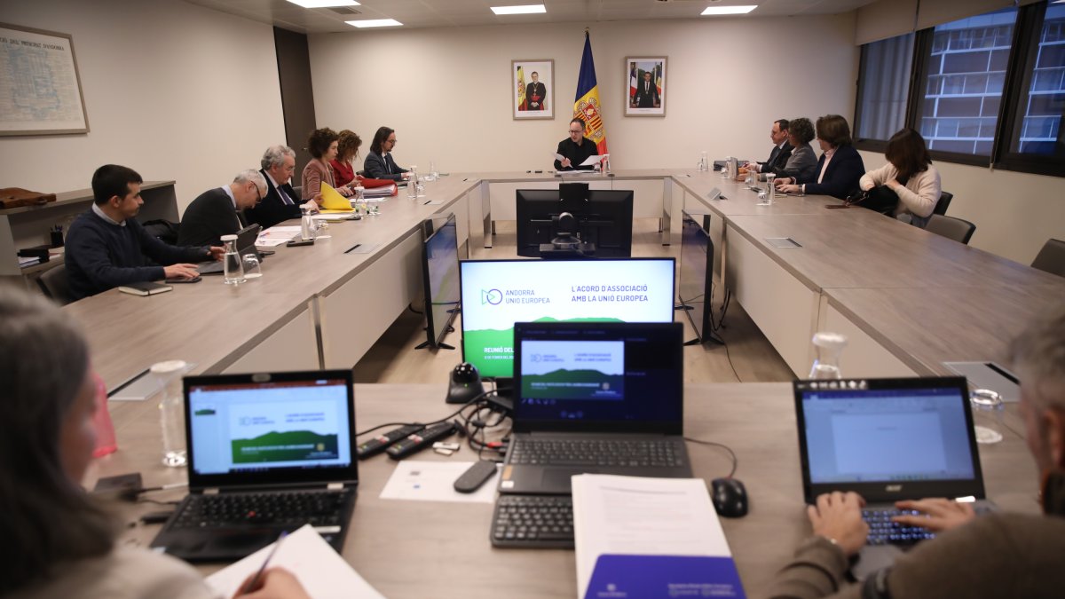Reunió dels membres del pacte d’Estat.