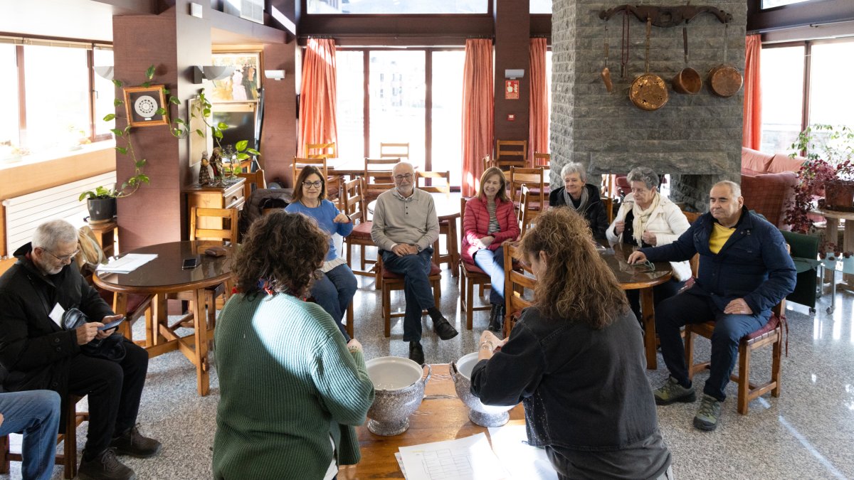 Un moment del sorteig dels horts socials d'Ordino.