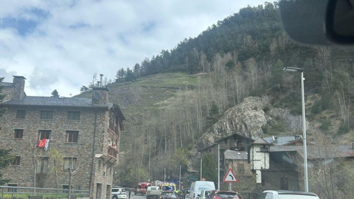 Els serveis d'emergència al lloc dels fets