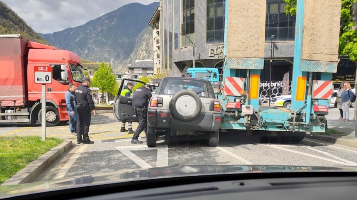 L’accident a la rotonda.