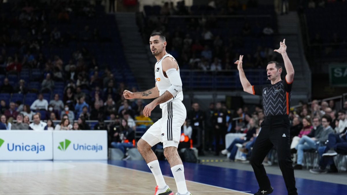 Castillo, en un duel xiulat al Madrid aquest curs.