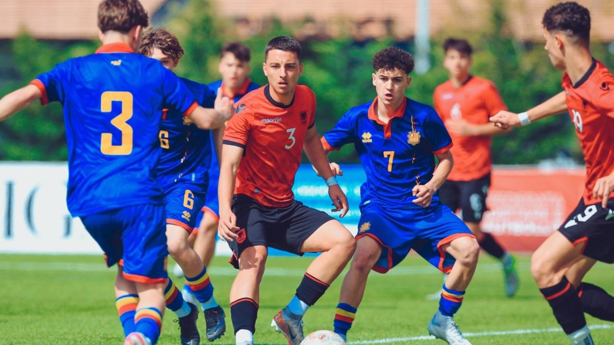 La selecció suma el triomf per tancar el torneig.