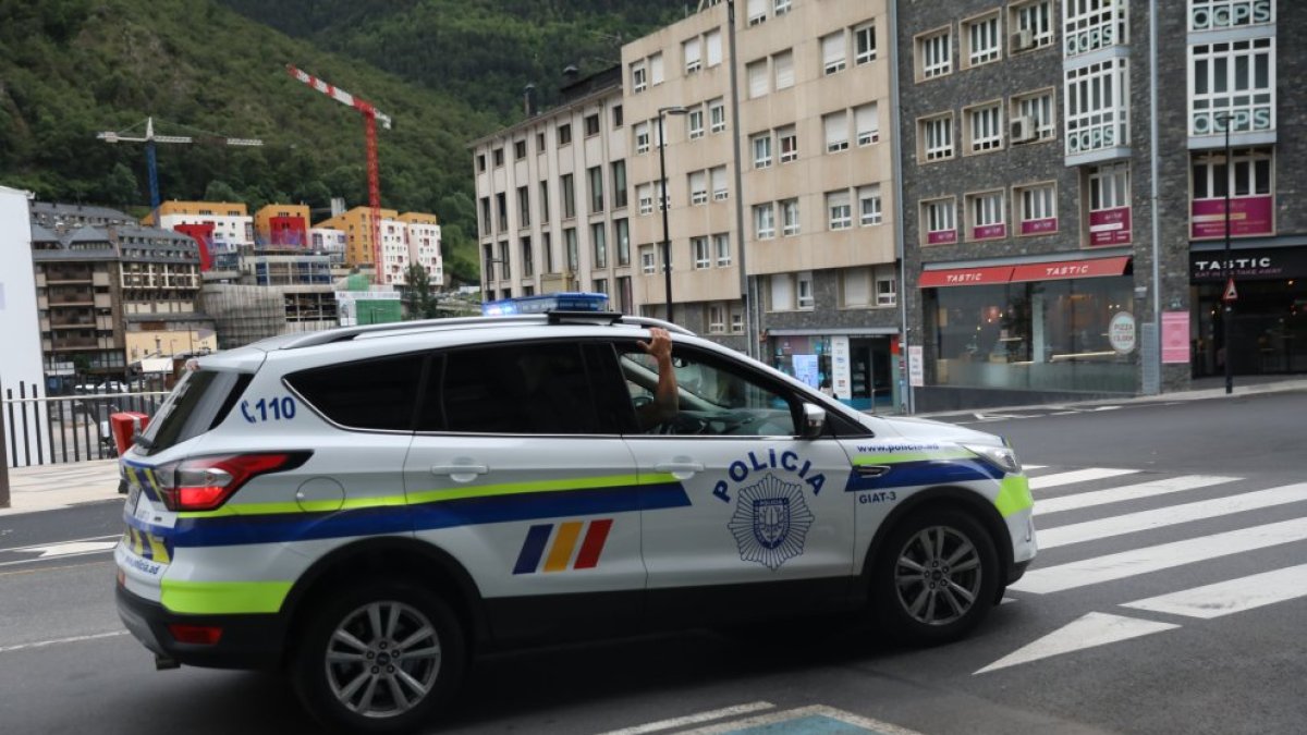 Vehicle de la policia.