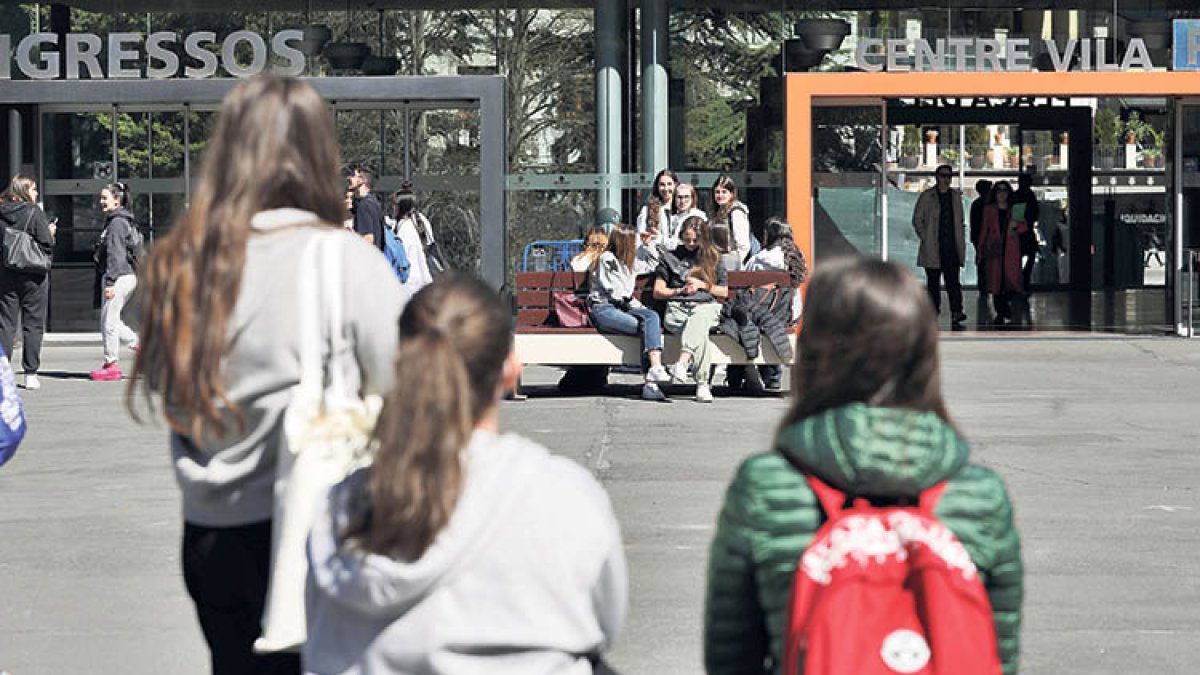Un grup de joves estudiants.