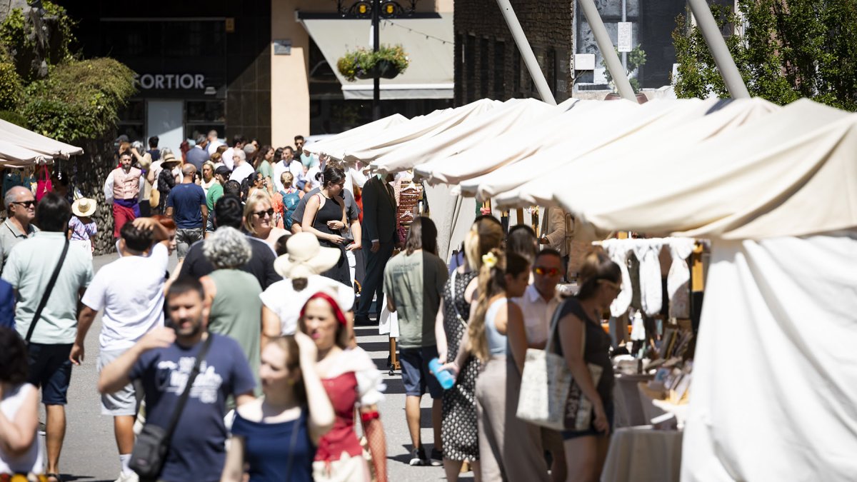 Imatges d'altres edicions del mercat de la Vall
