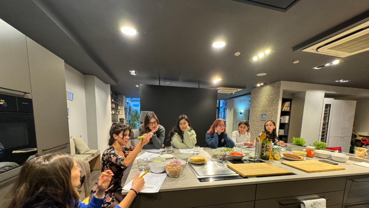 Un taller de cuina organitzat pel Carnet Jove.