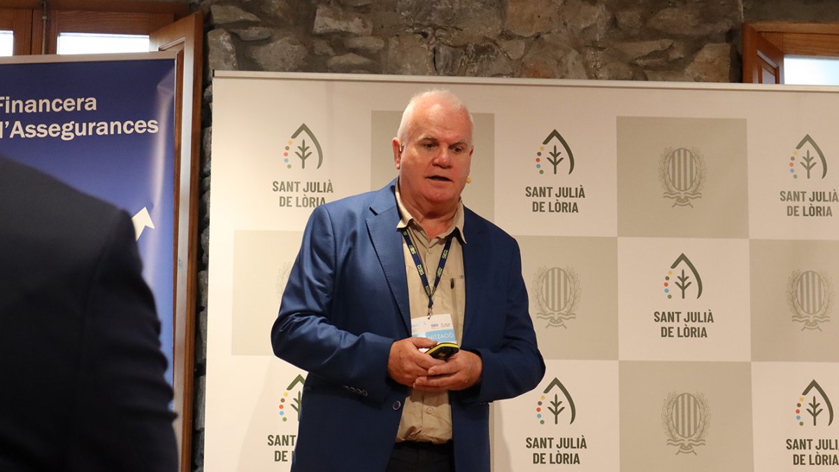 Un dels participants en les jornades.