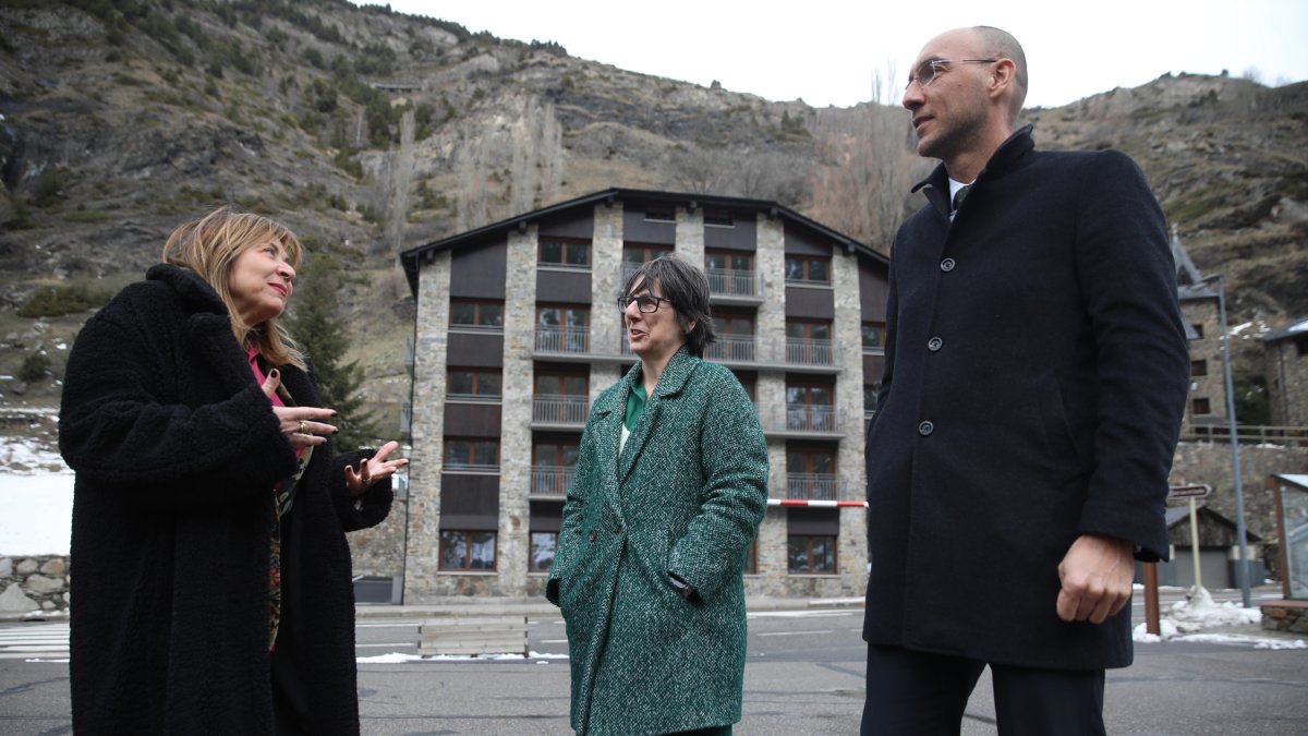 Marsol i Puy amb la presidenta de l’INH, Marta Alberch.