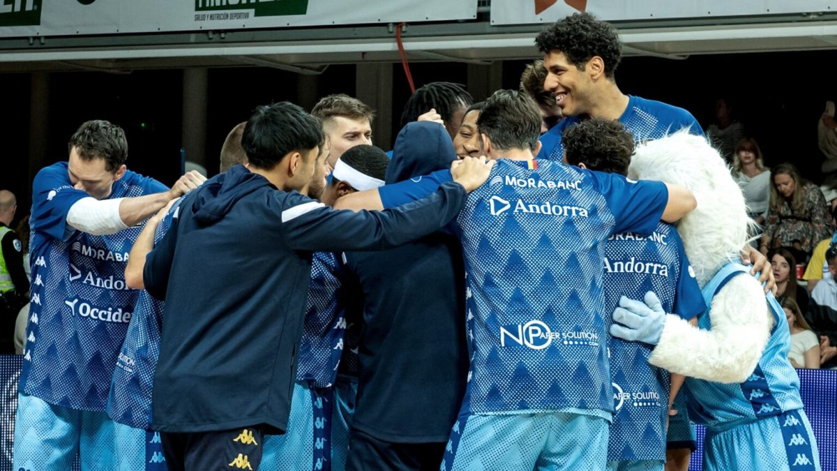 Els jugadors del MoraBanc es troben a un pas d’assegurar la permanència.