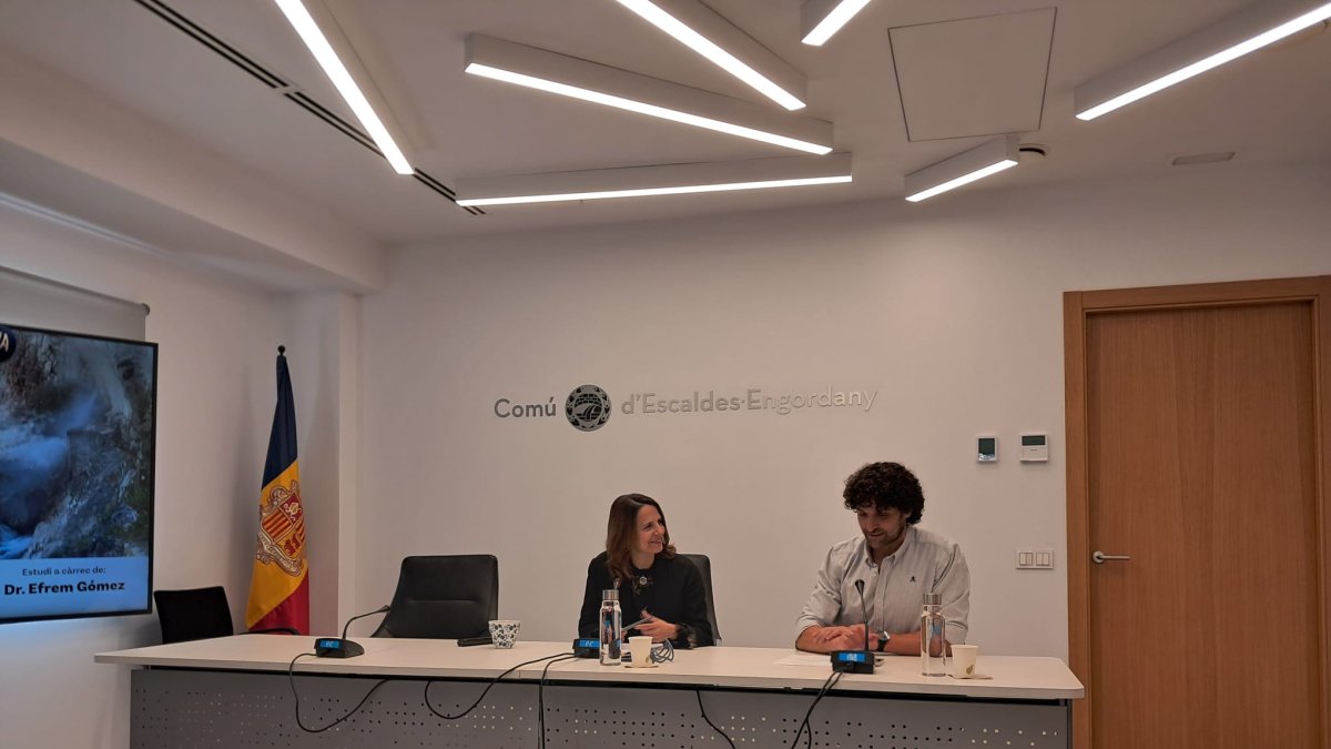 La cònsol Rosa Gili i el doctor Efrem Gómez han presentat l'estudi