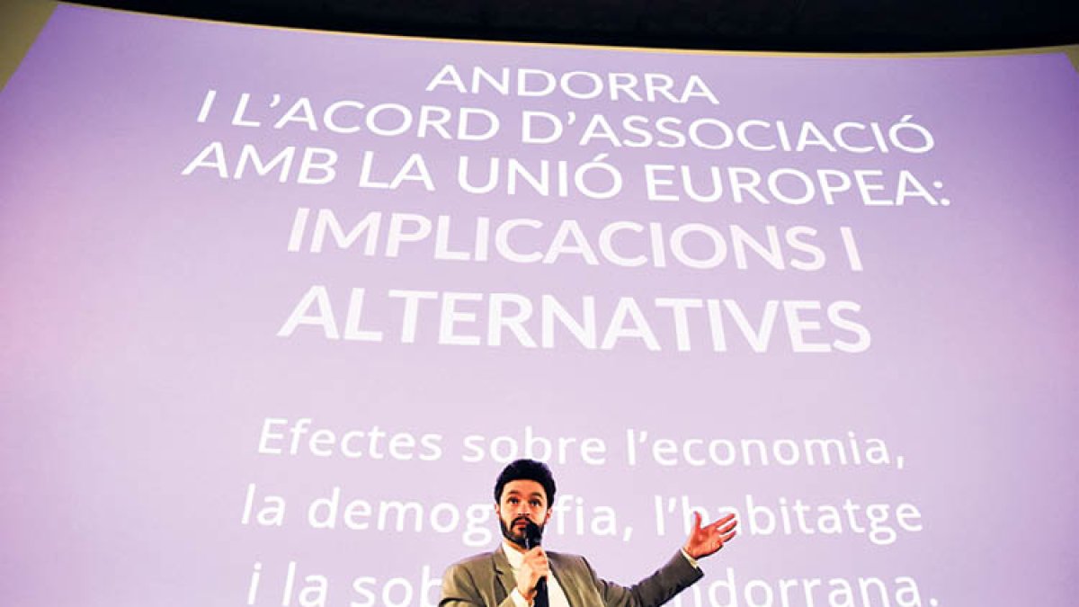 Cerni Escalé durant l’acte de Concòrdia.