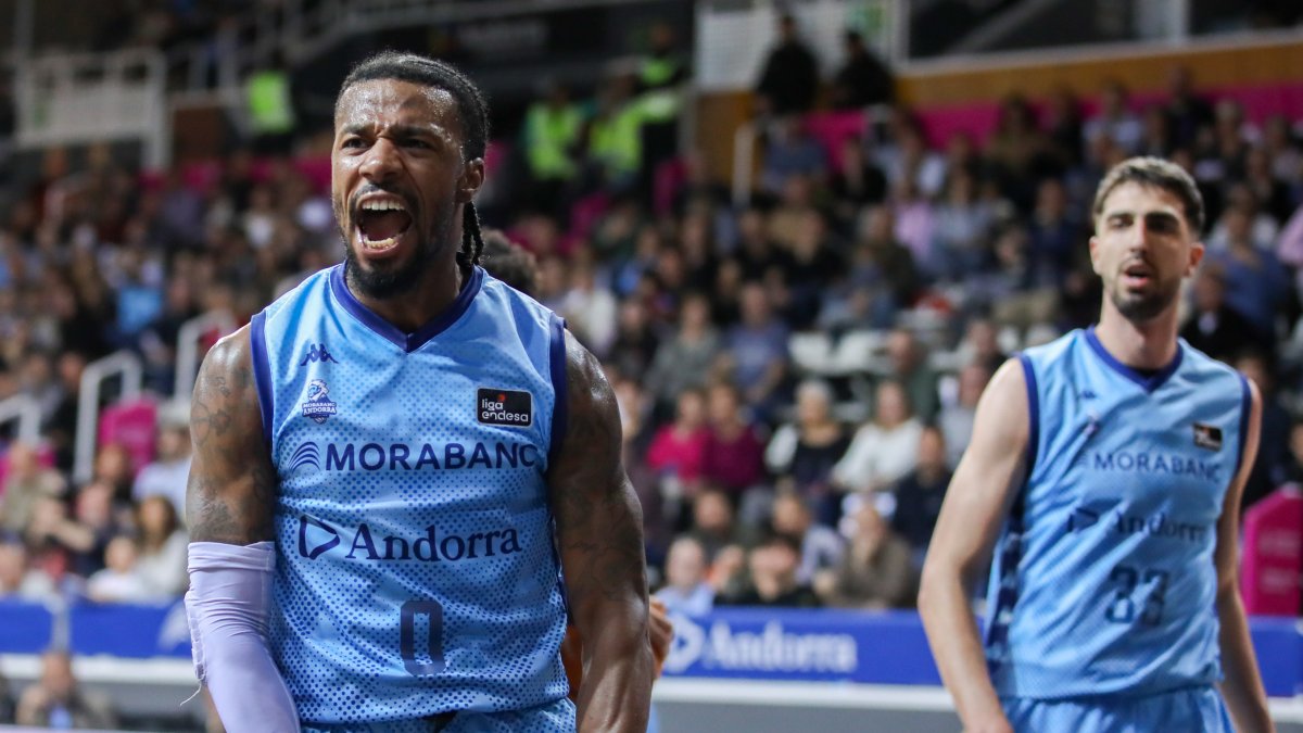 Harding celebrant una acció contra el Bilbao.