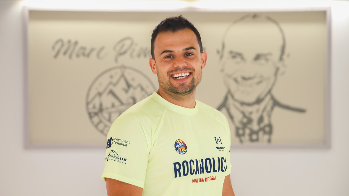 Aitor Alba, Professor