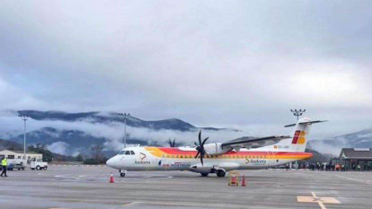 Un vol a l’aeroport d’Andorra-la Seu.