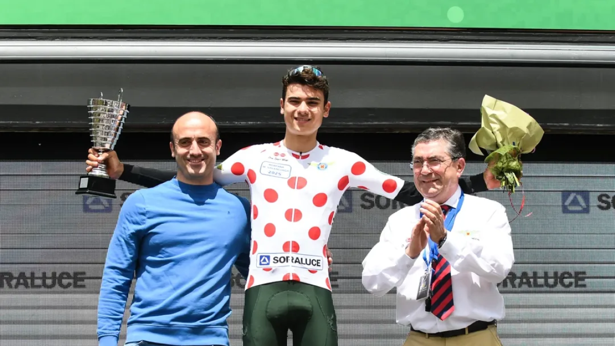 Regada, amb el mallot de la muntanya.