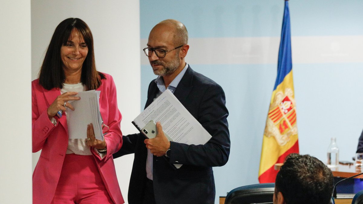 La ministra de Cultura i el director de Política Lingüística.
