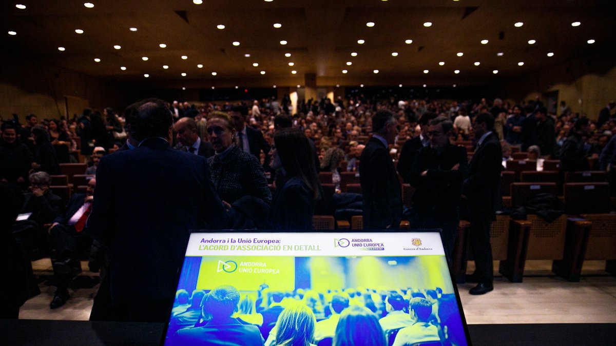 Reunió informativa sobre l’acord a Andorra la Vella.