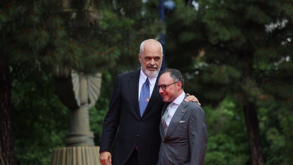 Xavier Espot i el primer ministre d'Albània Edi Rama durant la 6a cimera de la Comunitat Política Europea