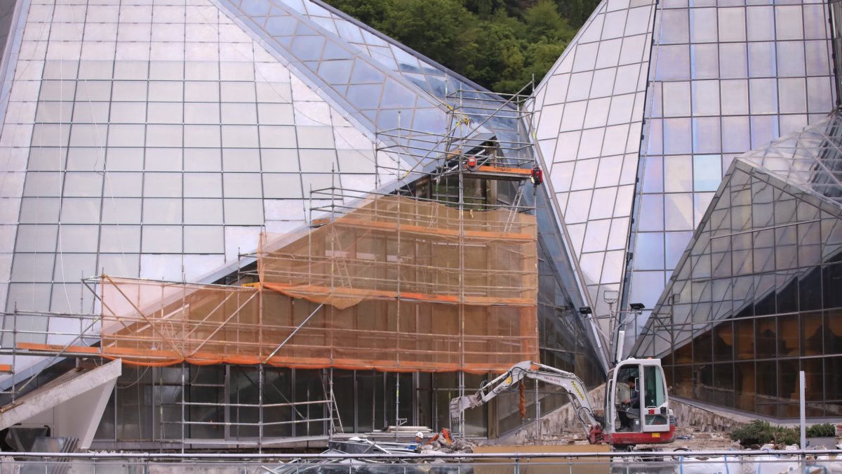 Obres de reforma a la llacuna exterior de Caldea