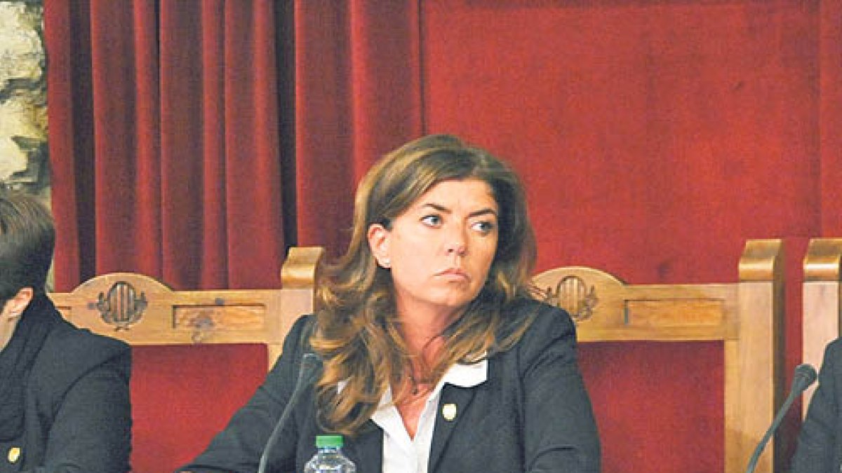 Gil, durant una sessió de comú quan ocupava el càrrec de cònsol major.