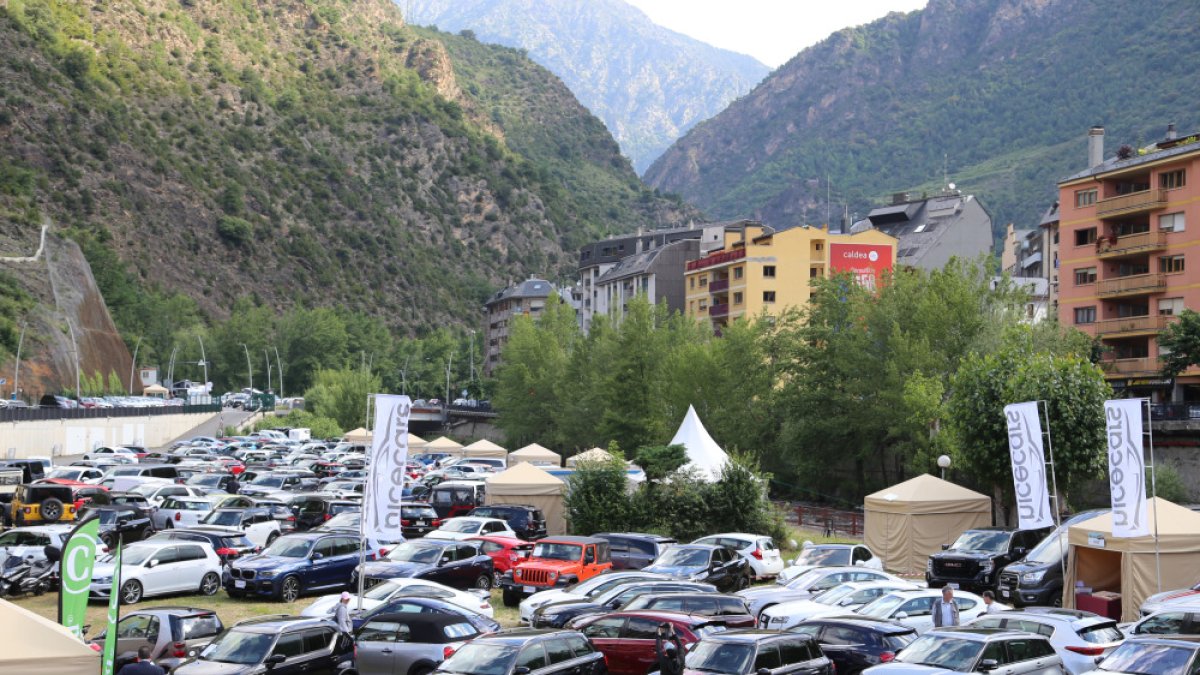 Una edició de la Fira de vehicles d'ocasió de Sant Julià