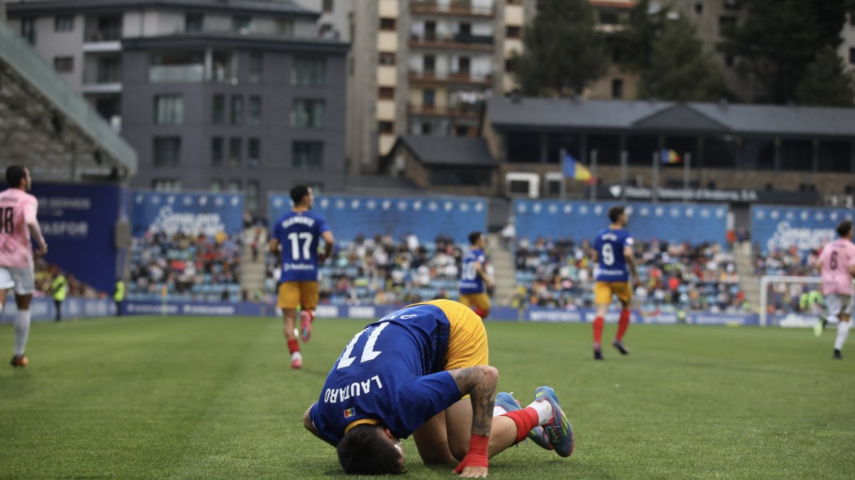 Lautaro roda per la gespa, dissabte.