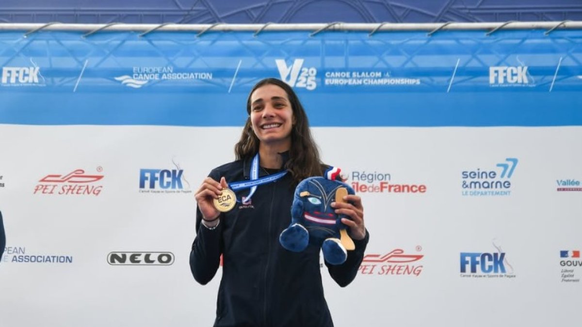 Mònica Doria al podi de París amb la medalla d’or.