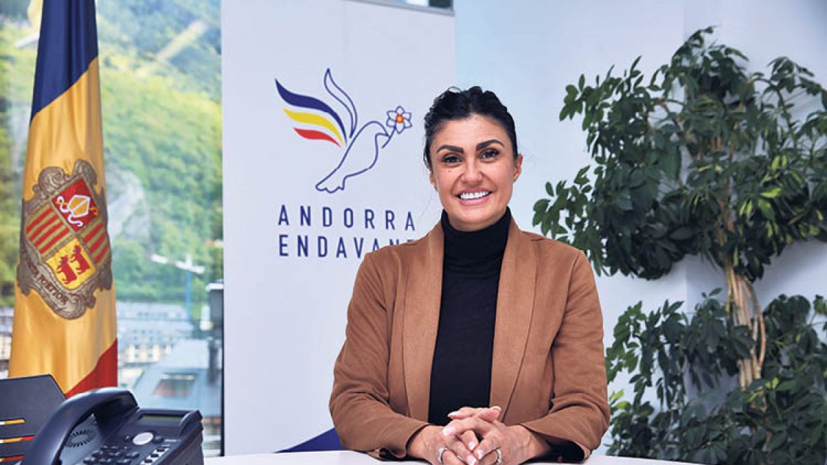 La presidenta parlamentària d’AE, Carine Montaner, al seu despatx del Consell General.