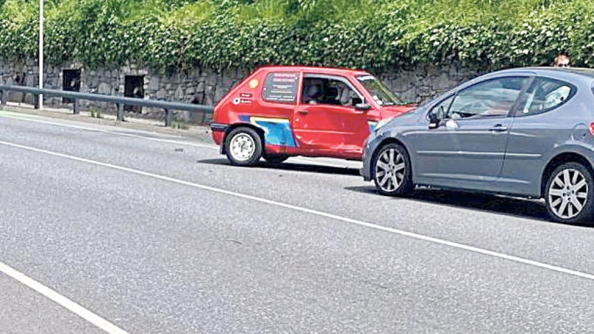 El cotxe implicat en l’accident.