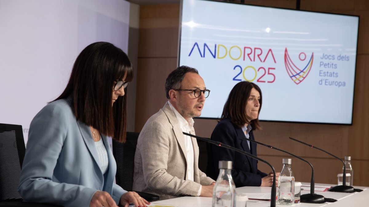 Mònica Bonell, Xavier Espot i Anna Garcia a la roda de premsa posterior a la reunió del patronat dels Jocs