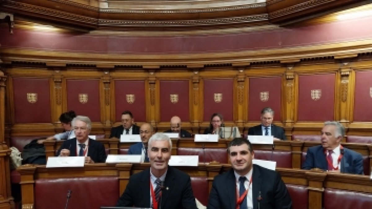 Magallon a la conferència.