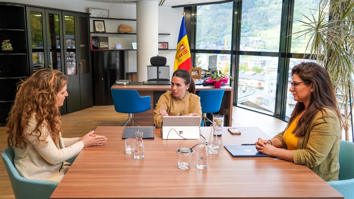 Laura Mas, Meritxell Cosan i Eva Heras