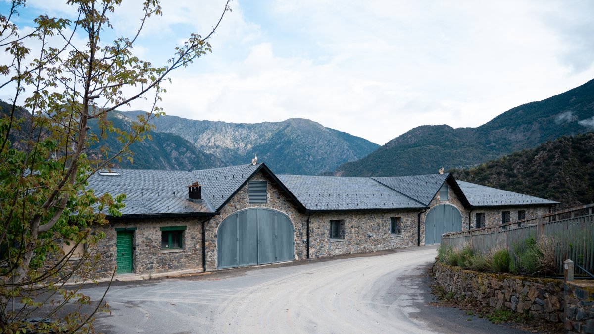 L’edifici on s’ubicaran les noves instal·lacions.