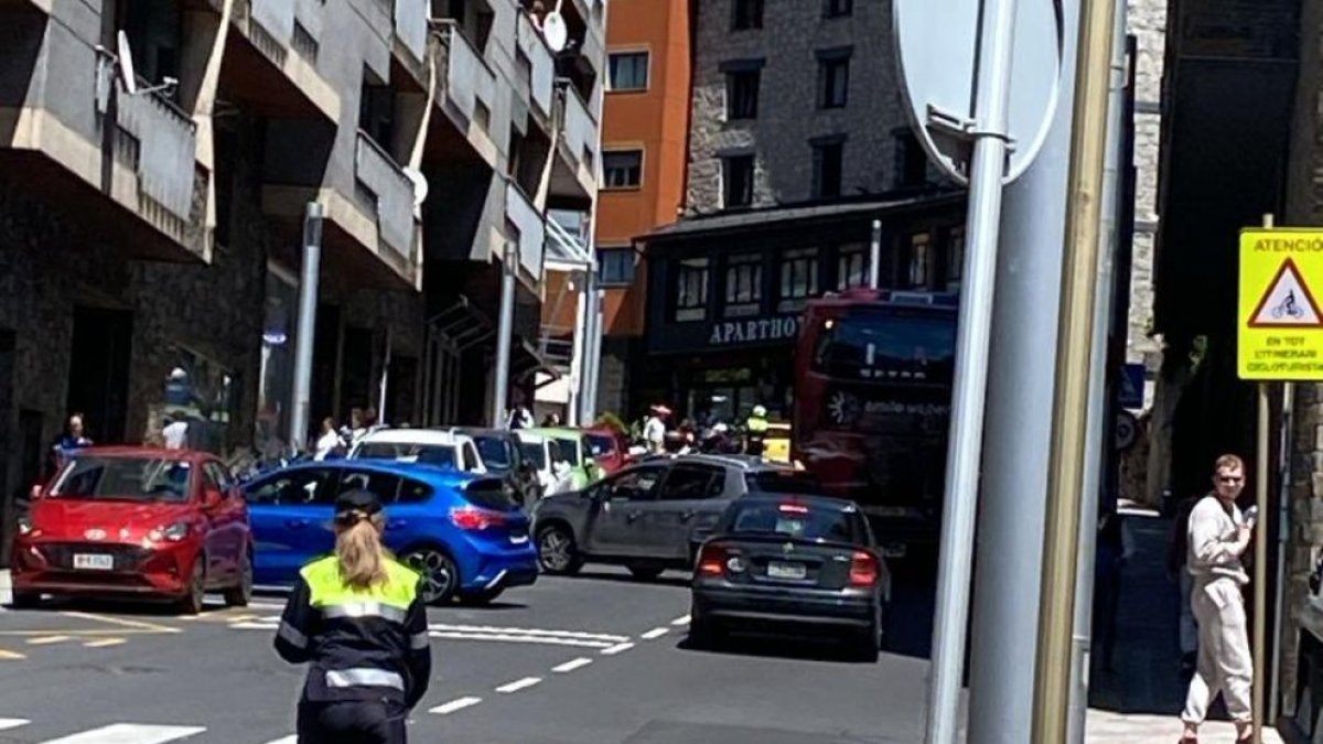 Cua formada per l’accident.