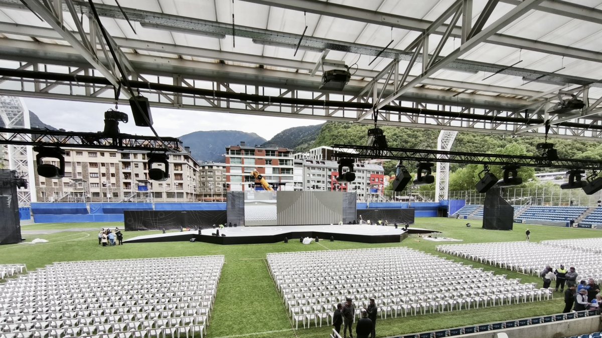L’escenari de la inauguració dels Jocs, preparat.