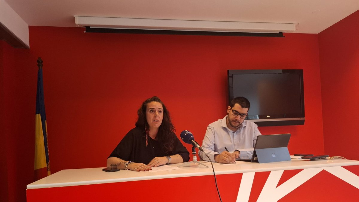 Pere Baró i Carla Guinot a la roda de premsa.