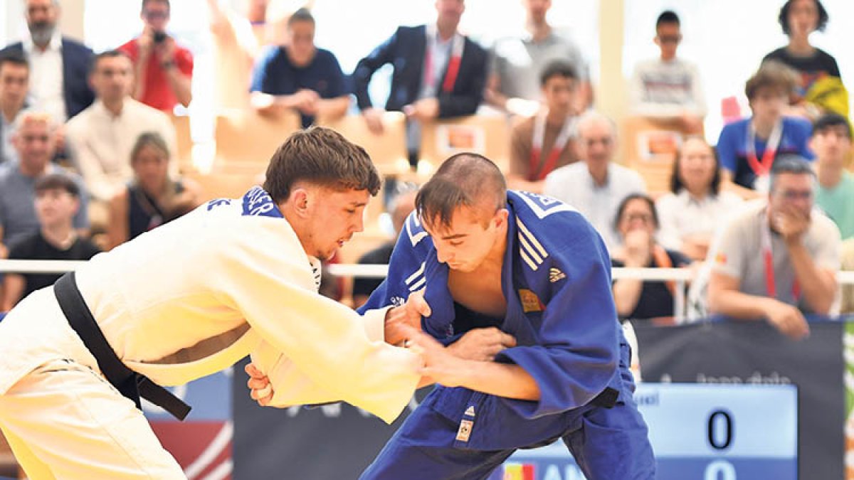 Pere Armenta durant el combat.