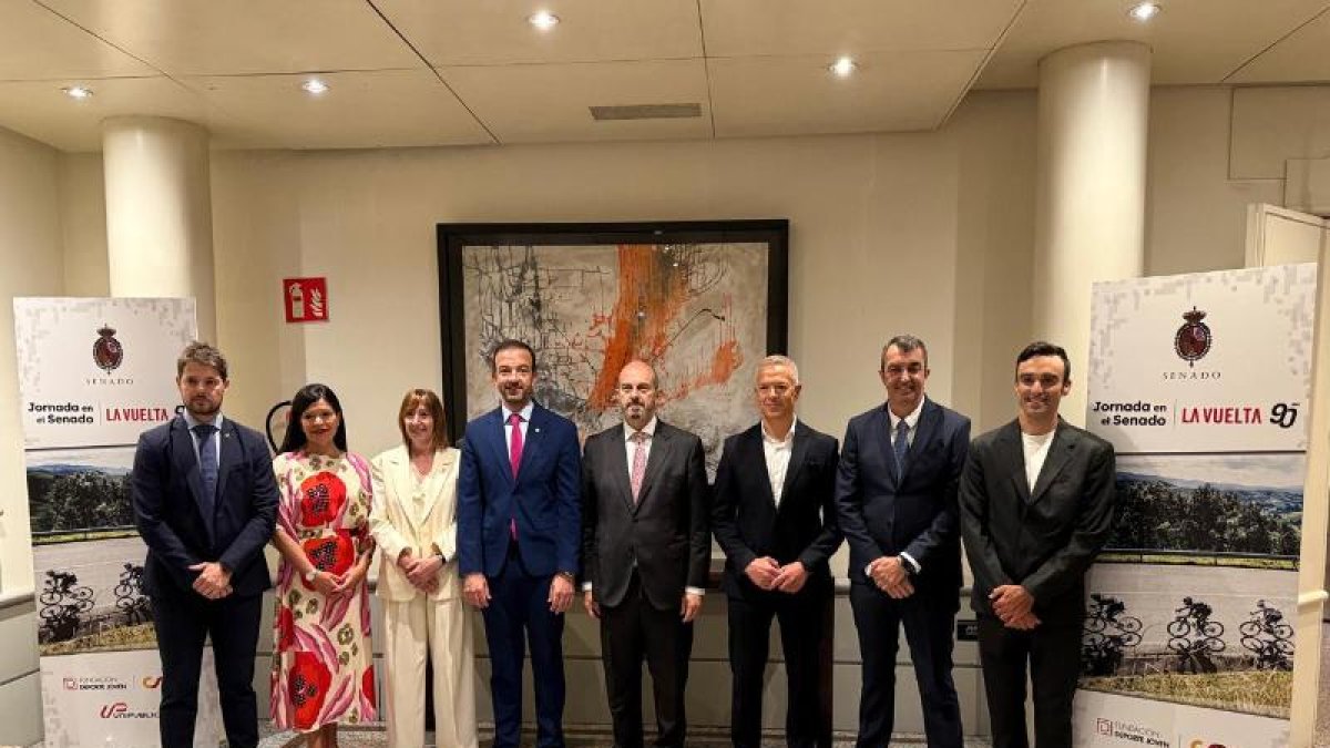 El ministre de Turisme i Comerç, Jordi Torres, en l'acte de la taula rodona ‘Cicloturismo, territorio y más allá de La Vuelta’.