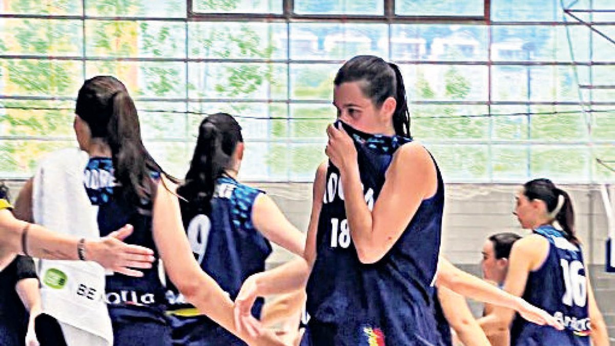 Un moment del partit.