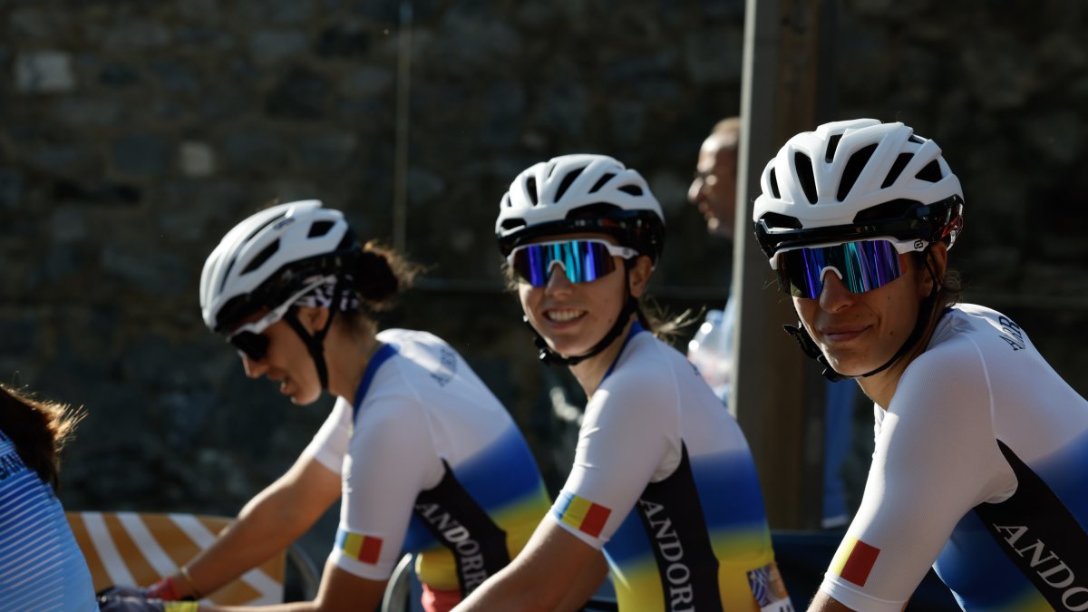 Les ciclistes tricolors, abans de començar