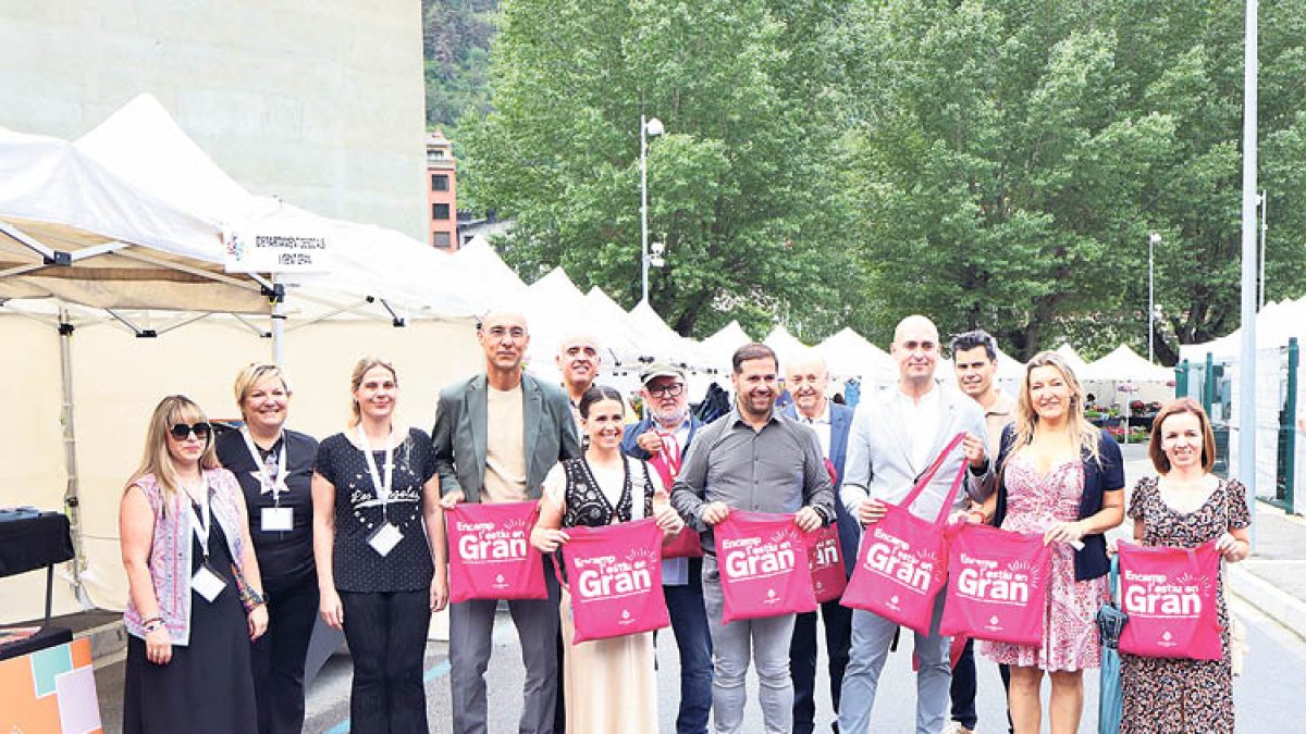 Les autoritats durant la inauguració.