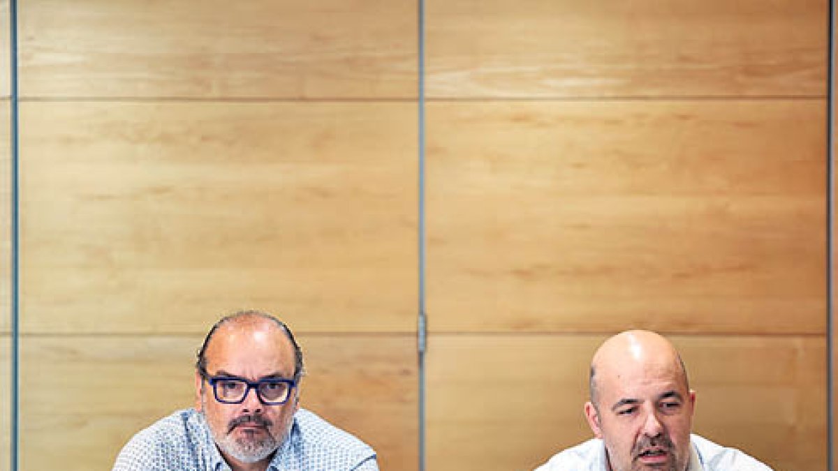 Francesc Solana i Gorka Aixàs durant la trobada amb la premsa.