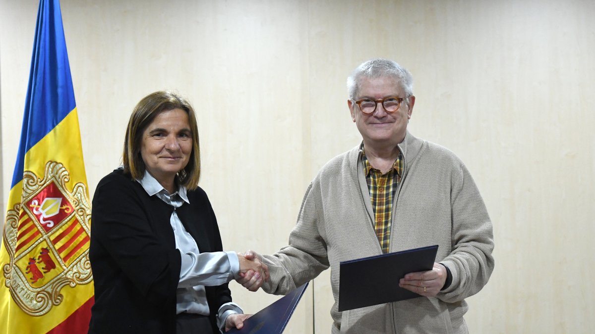 Trini Marín i Fèlix Zapatero durant la signatura del conveni