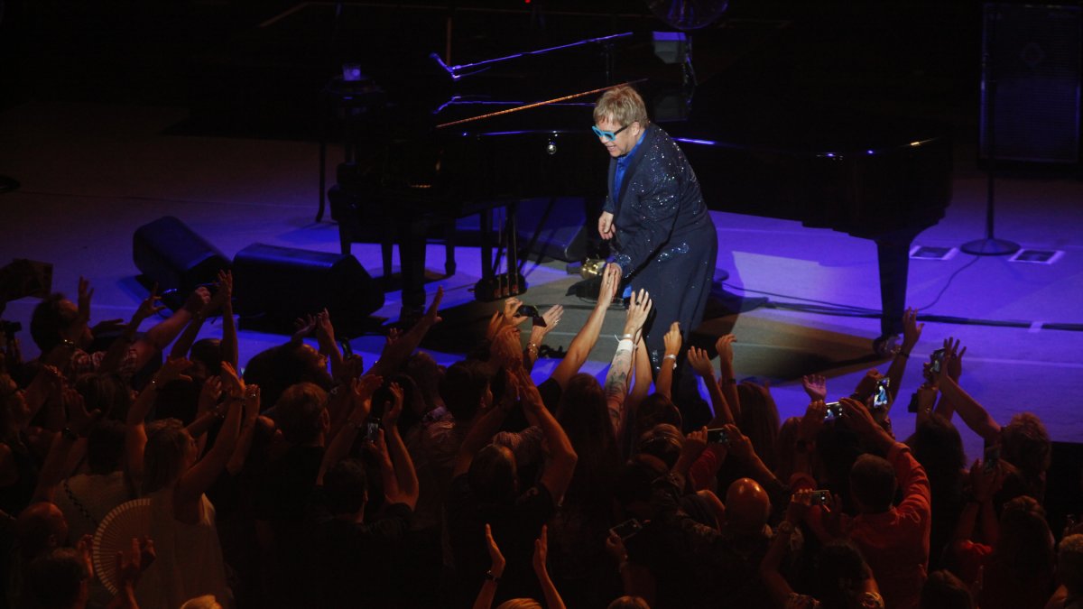 Elton John en concert al poliesportiu d'Andorra la Vella