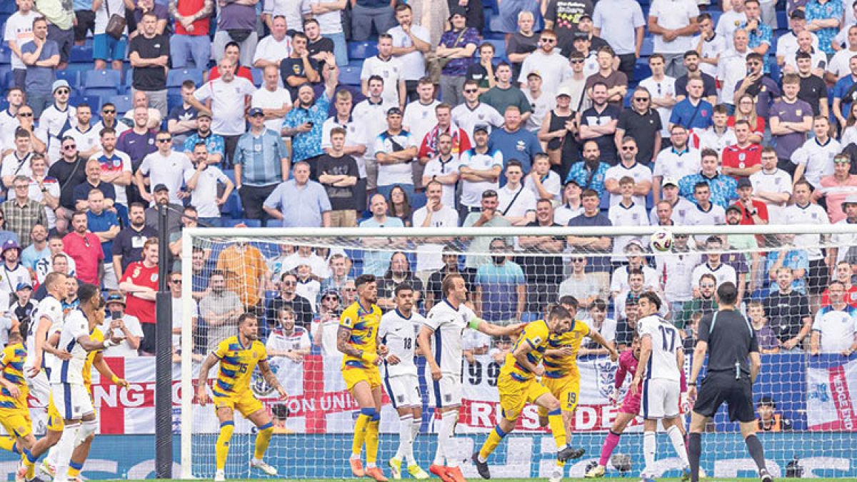 Derrota dolça amb Anglaterra.